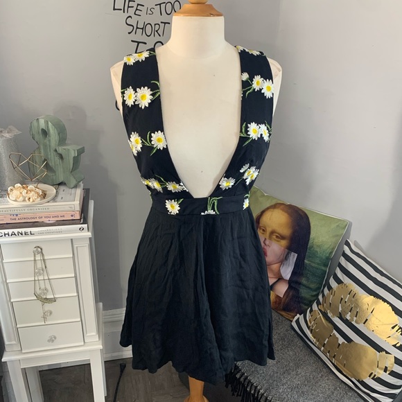 FashionNova// floral dress size small - Picture 5 of 9